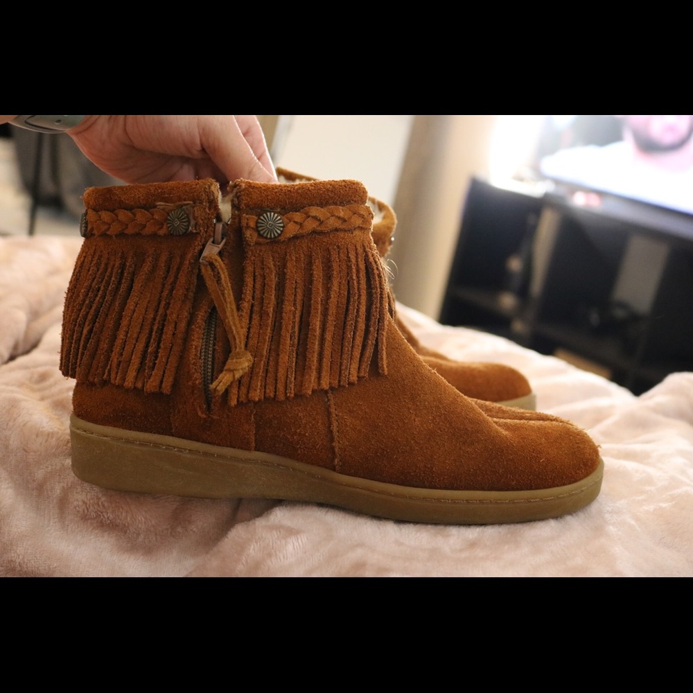 Minnetonka Fridge Moccasins